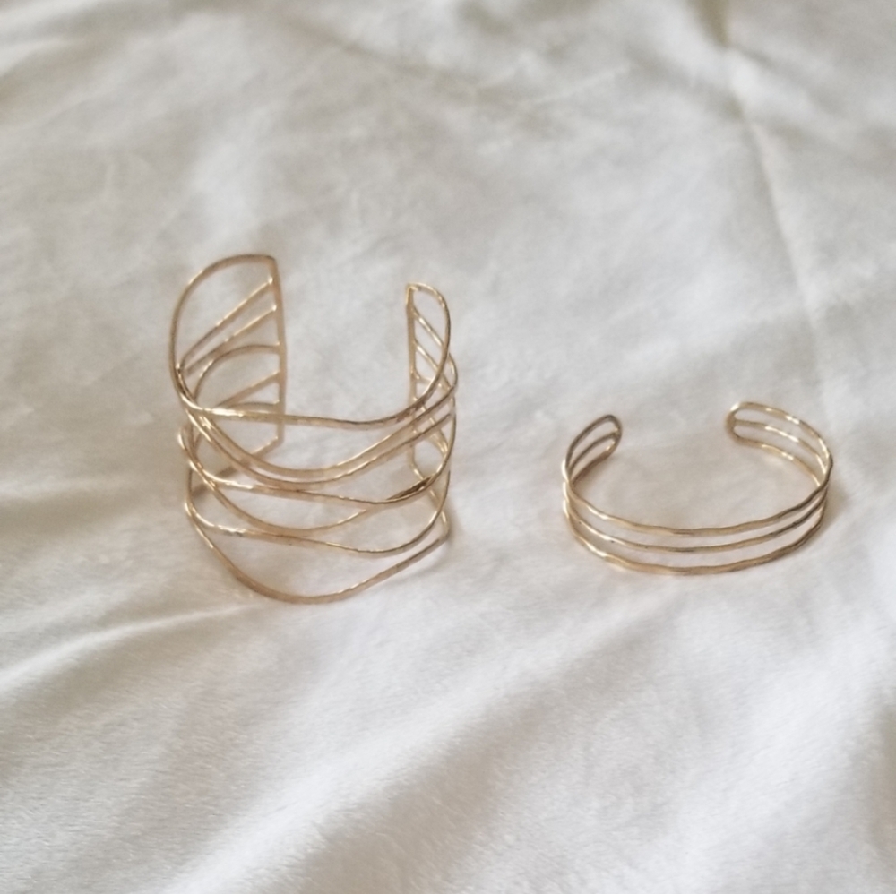 💙 Gold layering bracelets